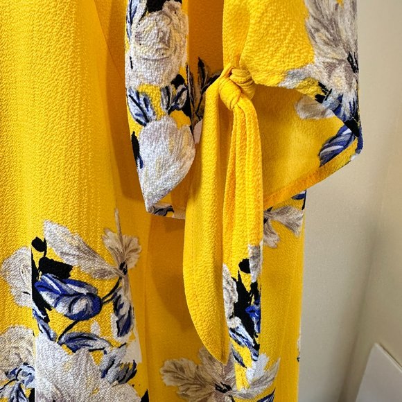 Ava & Viv Yellow Floral Short Sleeve Top - Picture 4 of 7